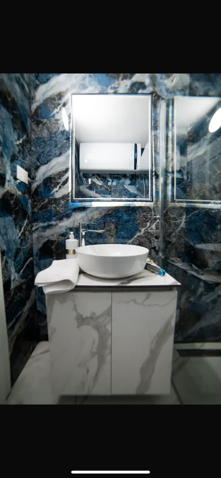 Tirane, jap me qera apartament 2+1 Kati 0, 65 m² 600 € (Frosina Plaku)