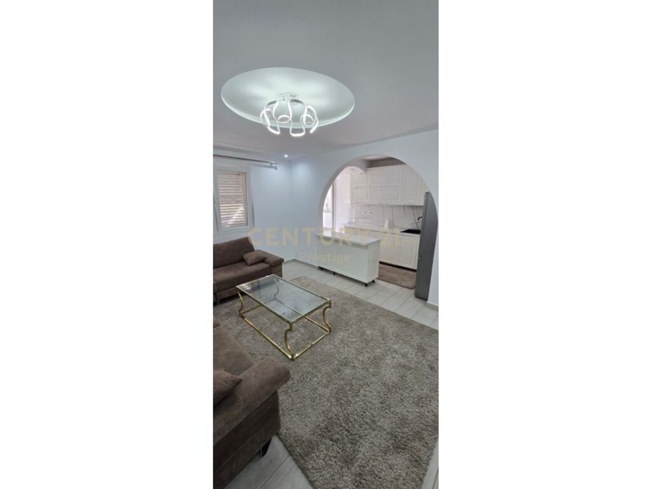Tirane, shes apartament 2+1 Kati 3, 83 m² 158.000 € (Tek ish Parku)