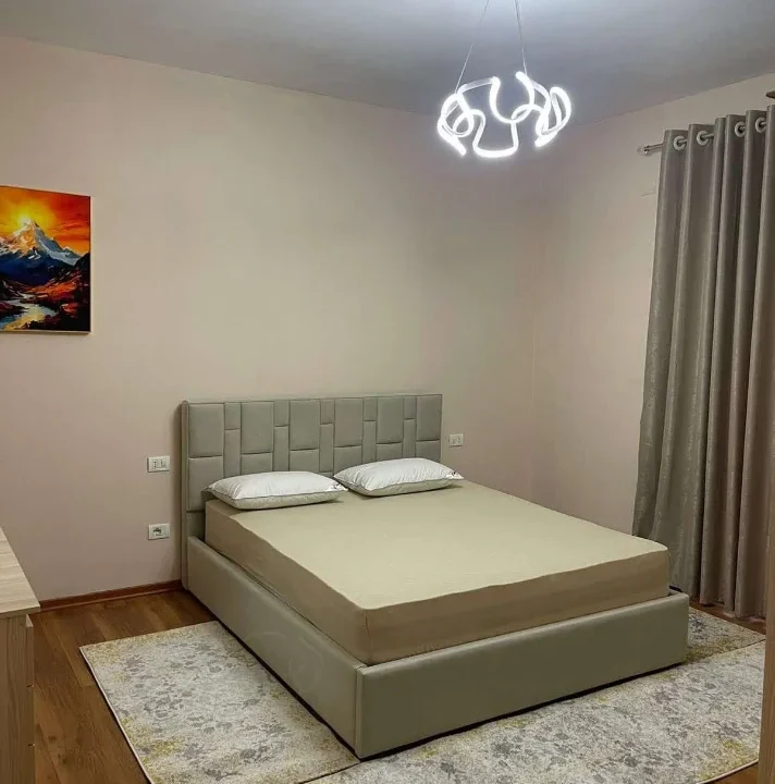 Tirane, jepet me qera apartament 2+1 Kati 2, 110 m² 500 € (Fresk)