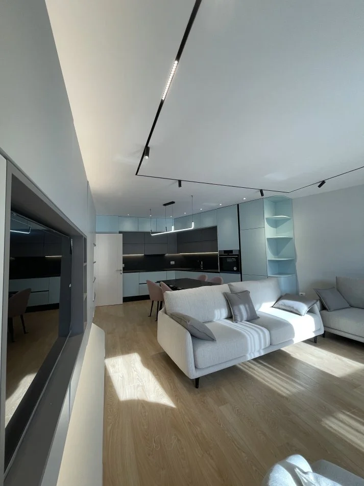 Tirane, jepet me qera apartament 2+1+Ballkon Kati 2, 120 m² 1.500 € (Liqeni i Thate)