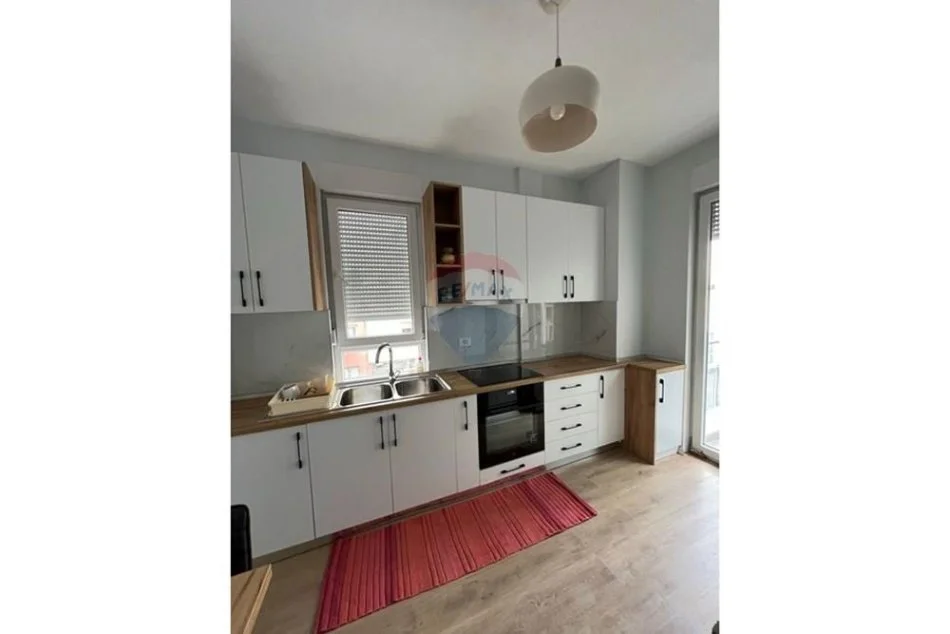 Tirane, jepet me qera apartament 2+1 Kati 3, 98 m² 750 € (Rruga Dritan Hoxha)