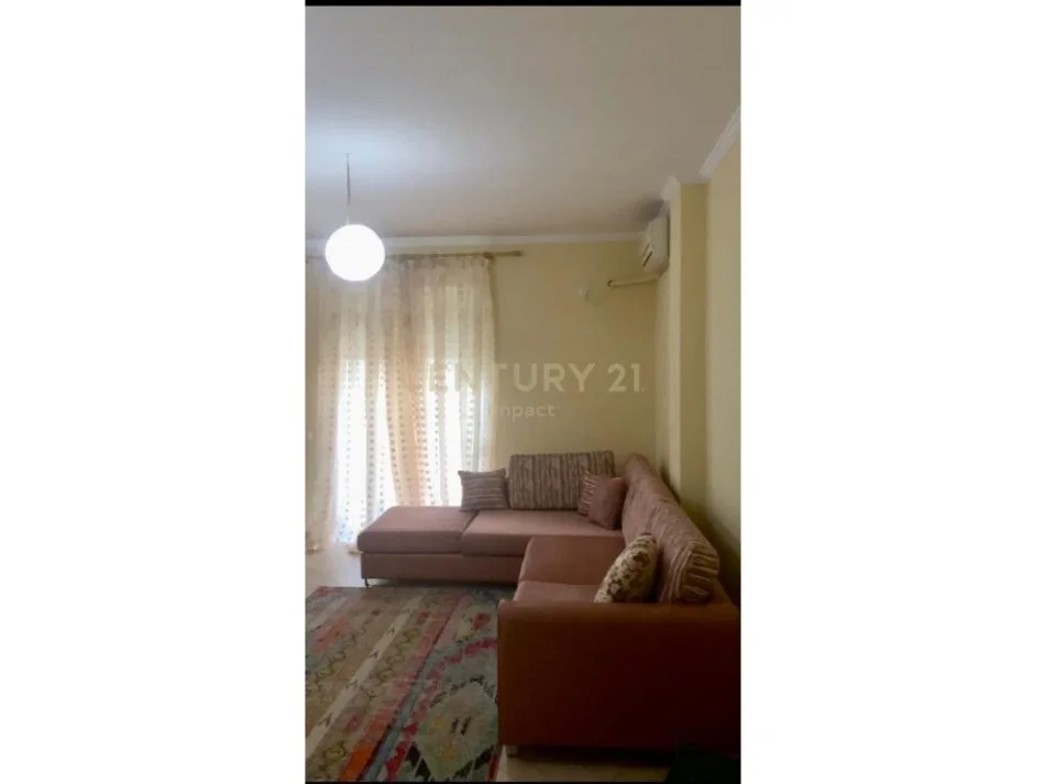 Tirane, jepet me qera apartament 1+1 Kati 4, 60 m² 530 € (Liqeni thate)