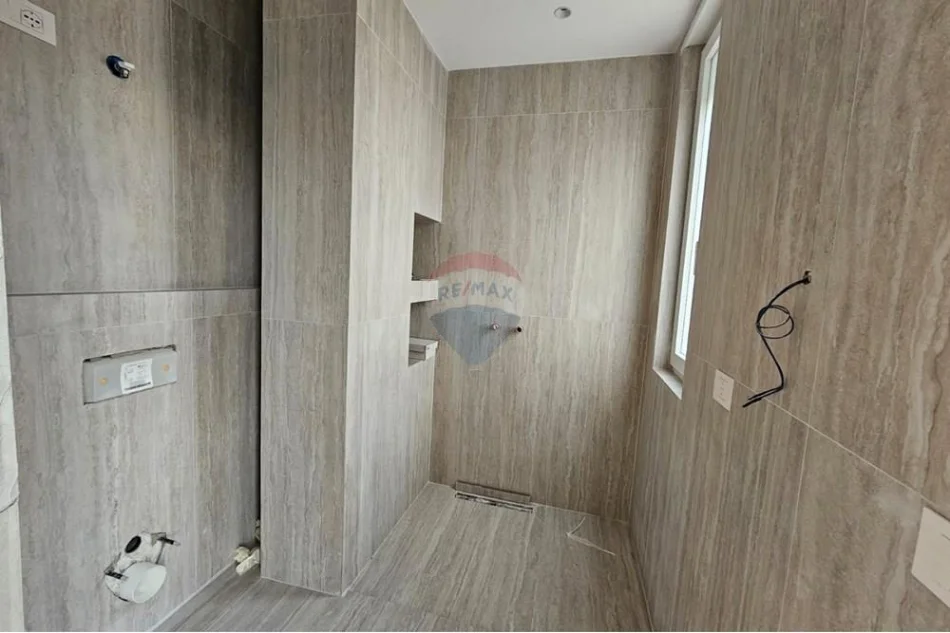 Tirane, shitet 2+1 , 142 m² 342.000 € (Ish Tregu Elektrik)
