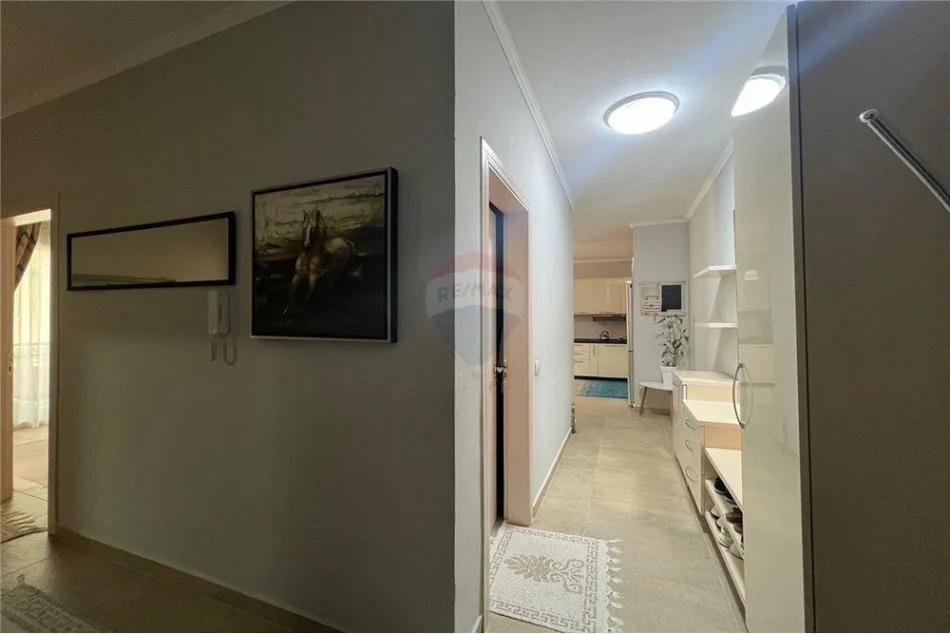 Tirane, jepet me qera apartament 2+1 Kati 3, 110 m² 900 € (Liqeni i Thate)