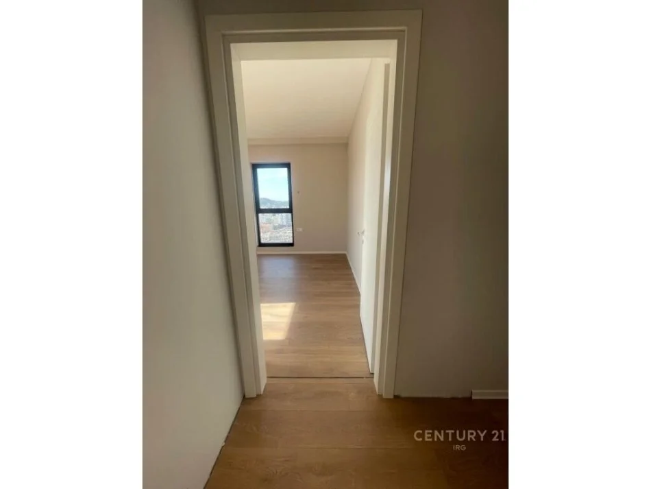 Tirane, jepet me qera apartament 2+1 Kati 17, 160 m² 2.100 € (Tirane)