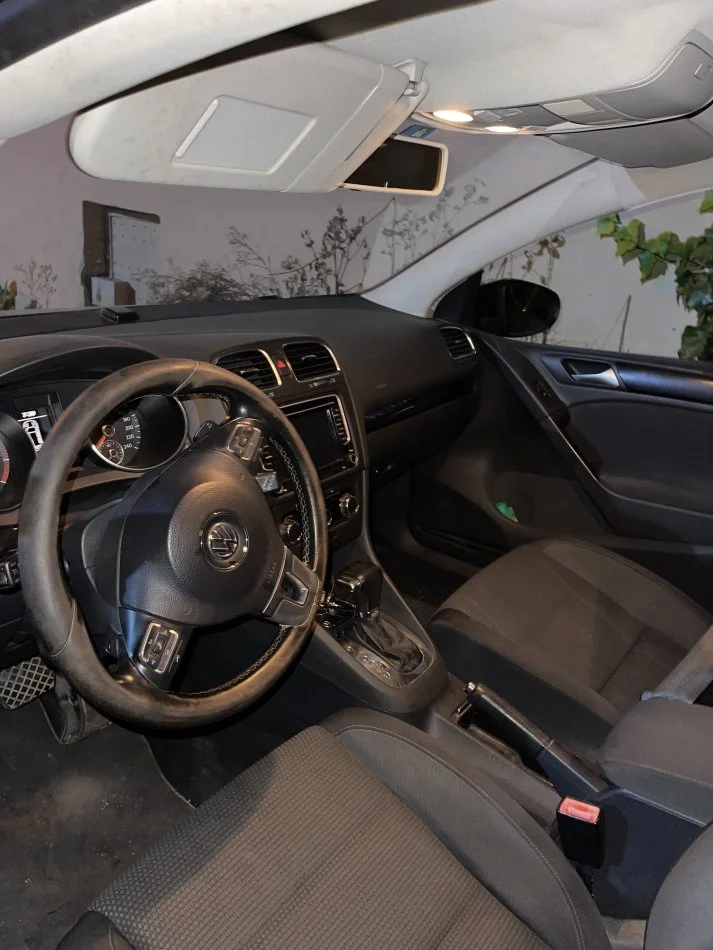 Tirane, shitet makine VW GOLF 6 Benzin, e zeze automatik Klima 195 km 4.500 €