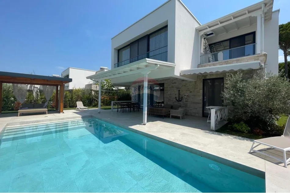 Durres, shitet 4+1 , 380 m² 1.200.000 € (Gjiri i Lalzit)