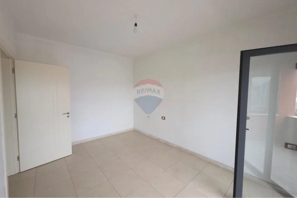 Tirane, shitet apartament 1+1+Ballkon Kati 5, 88.700 € (Tek casa italia)