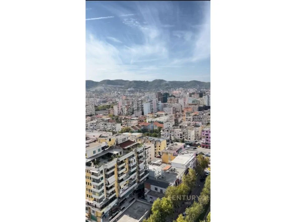 Tirane, jepet me qera apartament 2+1 Kati 17, 160 m² 2.100 € (Tirane)