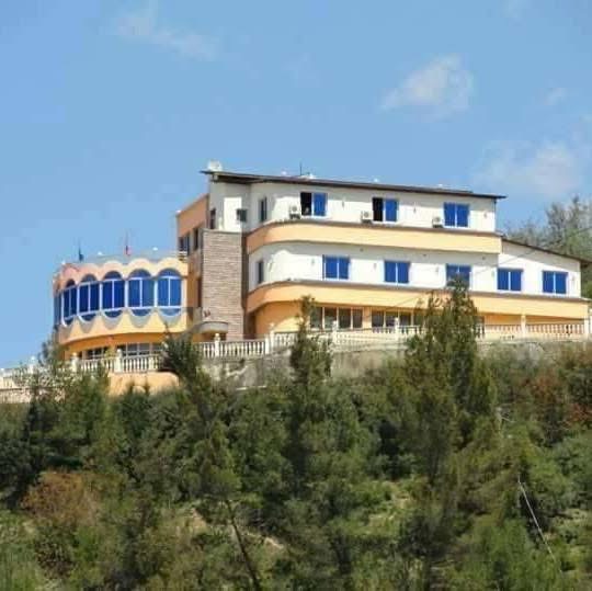 Gramsh, shes Vile 3 Katshe Kati 3, 1.340 m² 6.000.000 € (Anxhesiq)