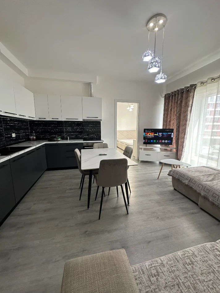 Tirane, jepet me qera apartament 2+1 Kati 3, 100 m² 650 € (Rruga 5 maji)