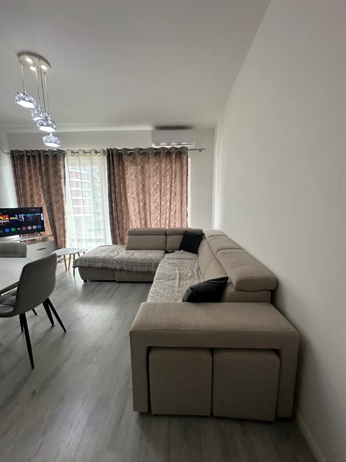 Tirane, jepet me qera apartament 2+1 Kati 3, 100 m² 650 € (Rruga 5 maji)