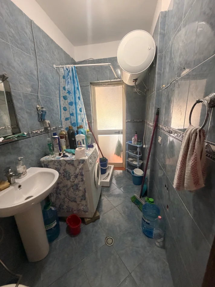 Durres, jepet me qera garsonier 1+1 Kati 3, 40 m² 300 € (Golem)
