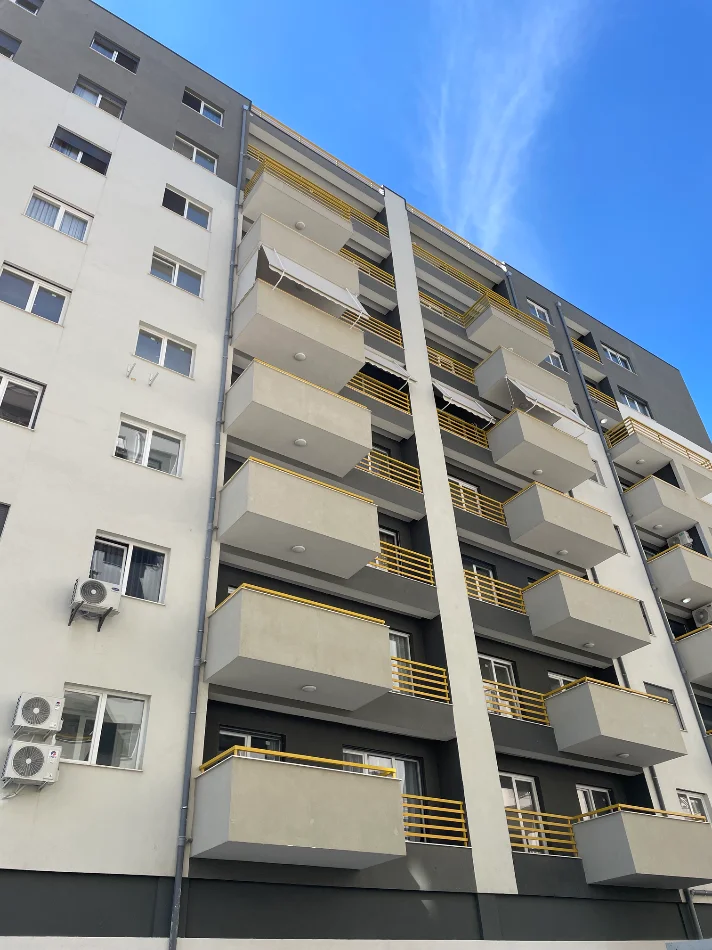 Tirane, shitet apartament 1+1+Ballkon , 82 m² 140.000 € (Kompleksi E88)