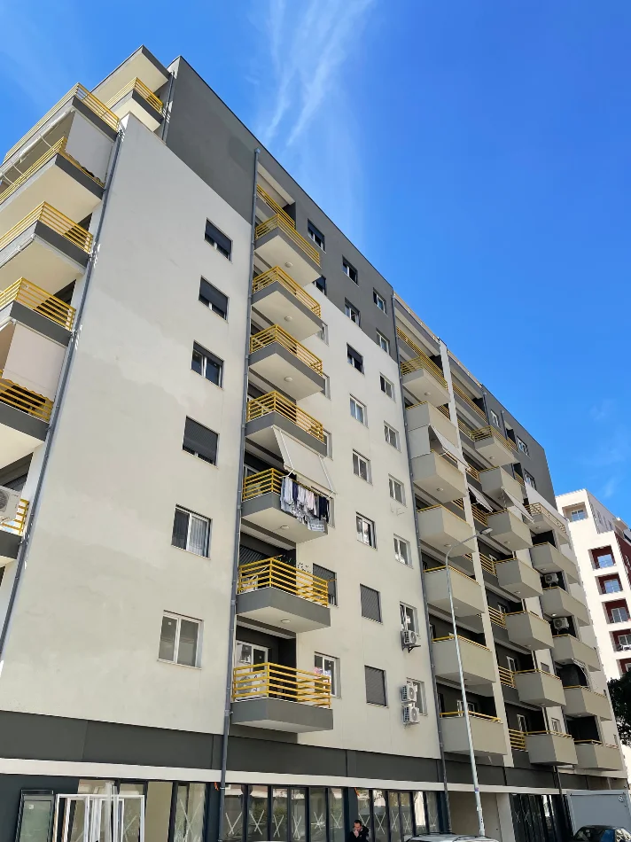Tirane, shitet apartament 1+1+Ballkon , 82 m² 140.000 € (Kompleksi E88)