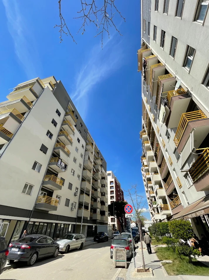 Tirane, shitet apartament 1+1+Ballkon , 82 m² 140.000 € (Kompleksi E88)