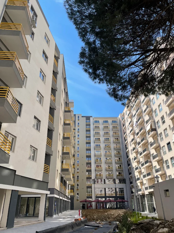 Tirane, shitet apartament 1+1+Ballkon , 82 m² 140.000 € (Kompleksi E88)