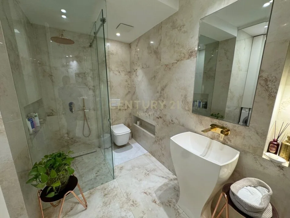 Tirane, shitet apartament 2+1 Kati 1, 117 m² 280.000 € (Liqeni i Thate Tirana, Albania)