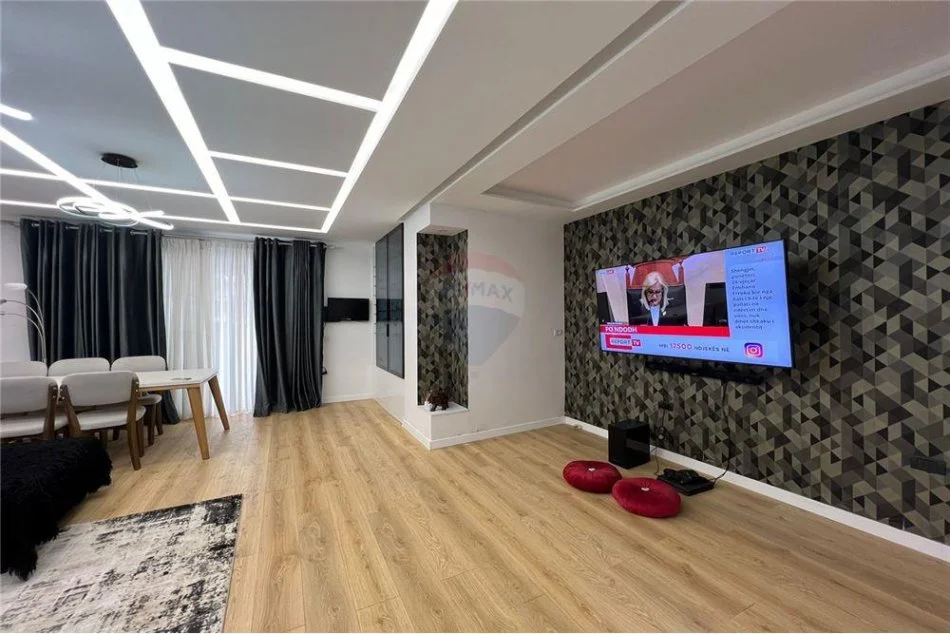 Tirane, jepet me qera apartament 2+1+Ballkon Kati 1, 190 m² 1.100 € (Liqeni i Thate)