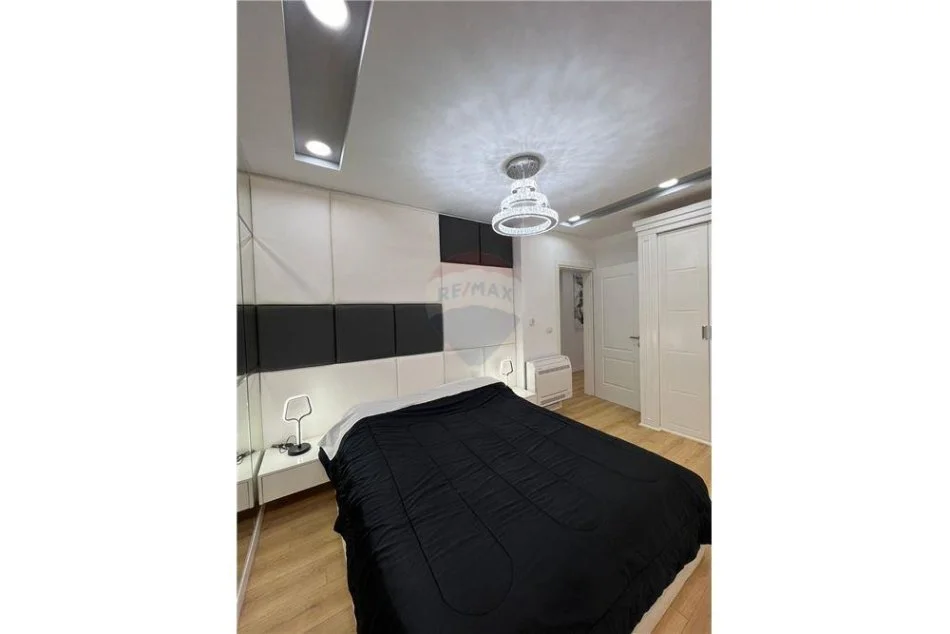 Tirane, jepet me qera apartament 2+1+Ballkon Kati 1, 190 m² 1.100 € (Liqeni i Thate)