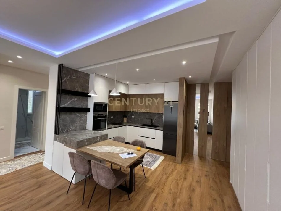 Tirane, shitet apartament 2+1 Kati 1, 108 m² 215.000 € (Liqeni thate)