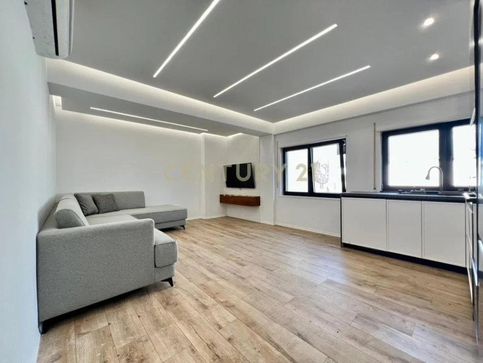 Tirane, jepet me qera apartament 1+1 Kati 4, 65 m² 600 € (Kodra e Diellit)