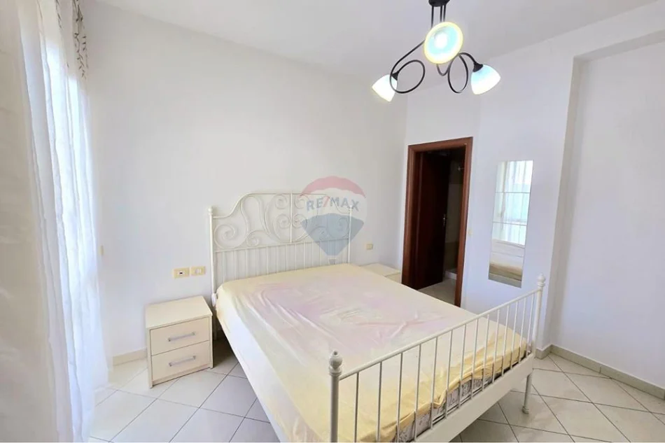 Tirane, jepet me qera 2+1 , 100 m² 450 € (Rruga Sotir Caci)