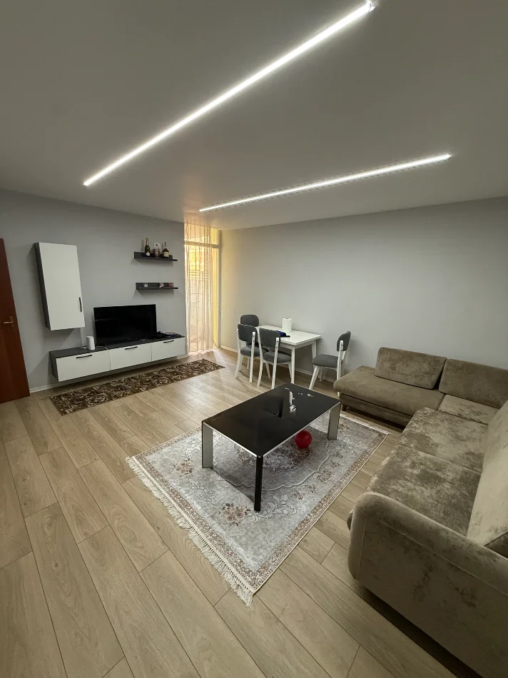 Tirane, shitet apartament 1+1 , 73 m² 120.000 € (Astir)