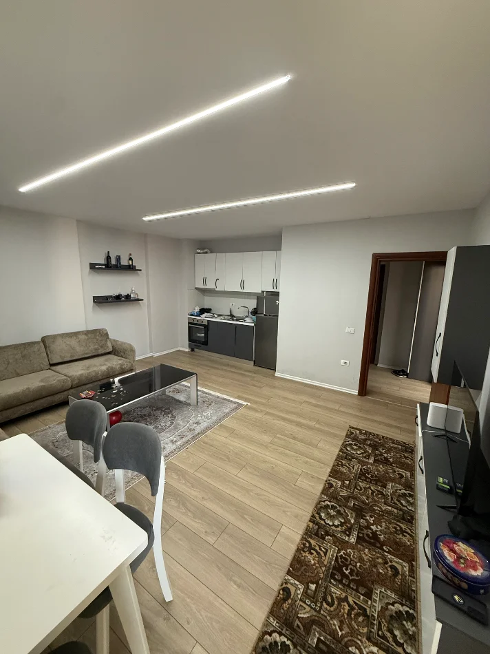 Tirane, shitet apartament 1+1 , 73 m² 120.000 € (Astir)