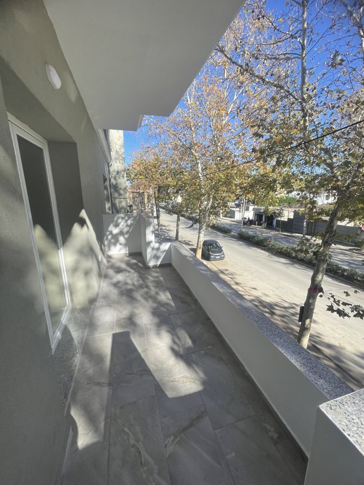 Fier, jap me qera ambjent biznesi Kati 2, 236 m² 800 € (Teodori 2 Muzaka)
