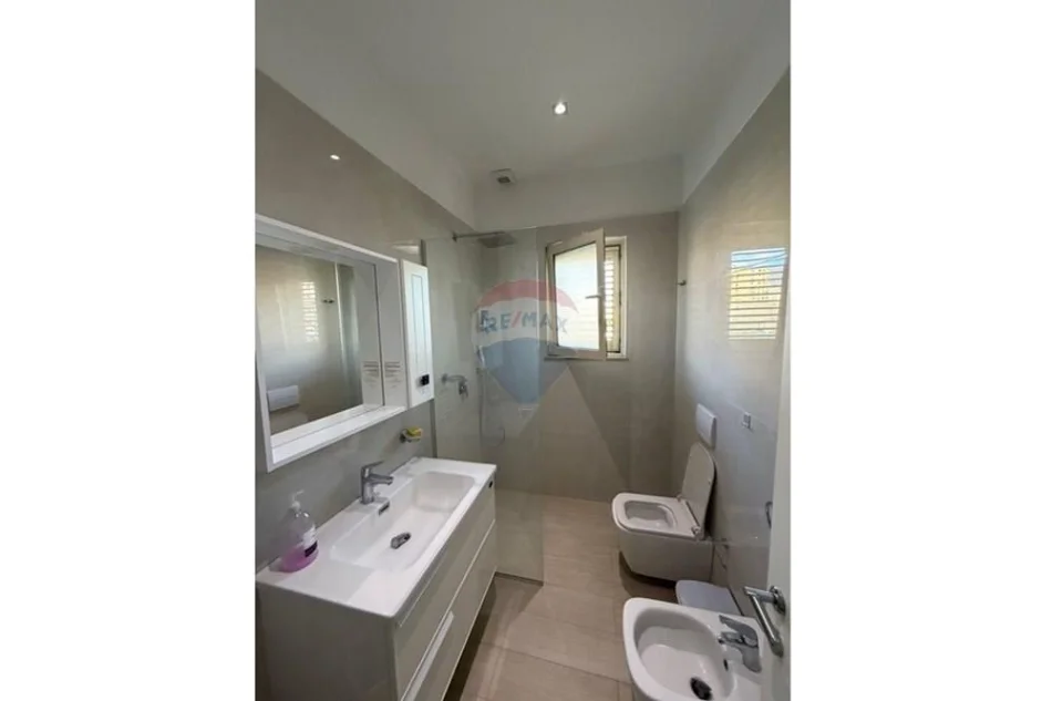 Tirane, jepet me qera 2+1 , 120 m² 700 € (Inchinieria e Ndertimit)