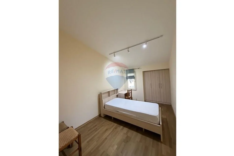 Tirane, jepet me qera 2+1 , 120 m² 700 € (Inchinieria e Ndertimit)