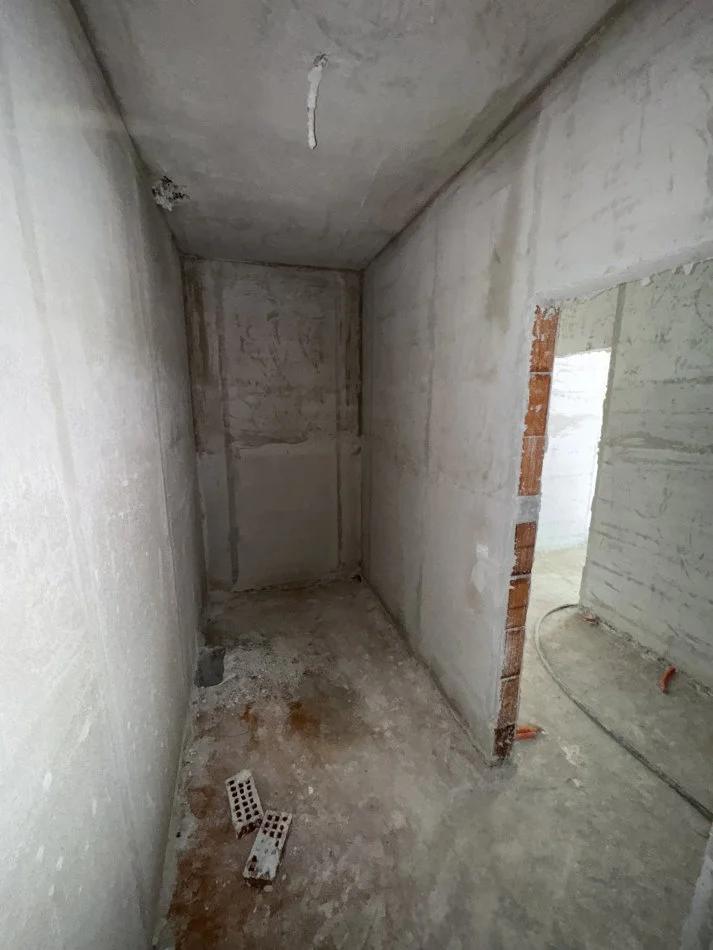 Tirane, shitet apartament 1+1+Ballkon Kati 2, 77 m² 73.000 € (Unaza E Madhe Paskuqan)