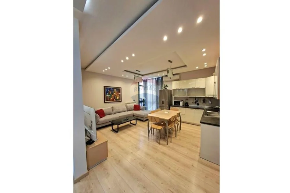 Tirane, jepet me qera 2+1 , 78 m² 1.100 € (Rruga Sami Frasheri)