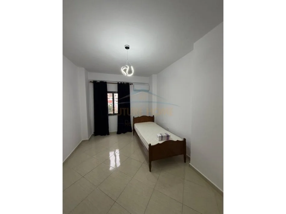 Tirane, jepet me qera apartament Kati 4, 90 m² 600 € 