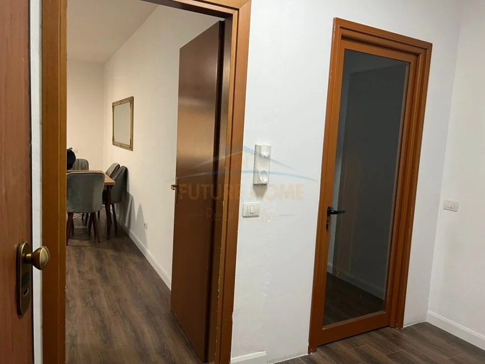 Tirane, jepet me qera apartament Kati 4, 126 m² 1.000 € 