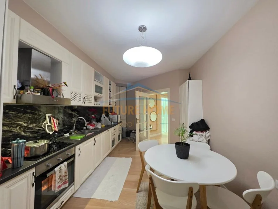 Tirane, jepet me qera apartament Kati 1, 125 m² 2.200 €