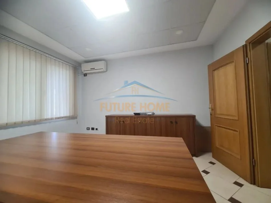 Tirane, jepet me qera zyre Kati 5, 110 m² 1.250 € 