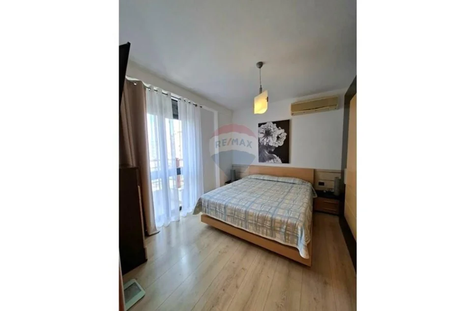 Tirane, jepet me qera 2+1 , 78 m² 1.100 € (Rruga Sami Frasheri)