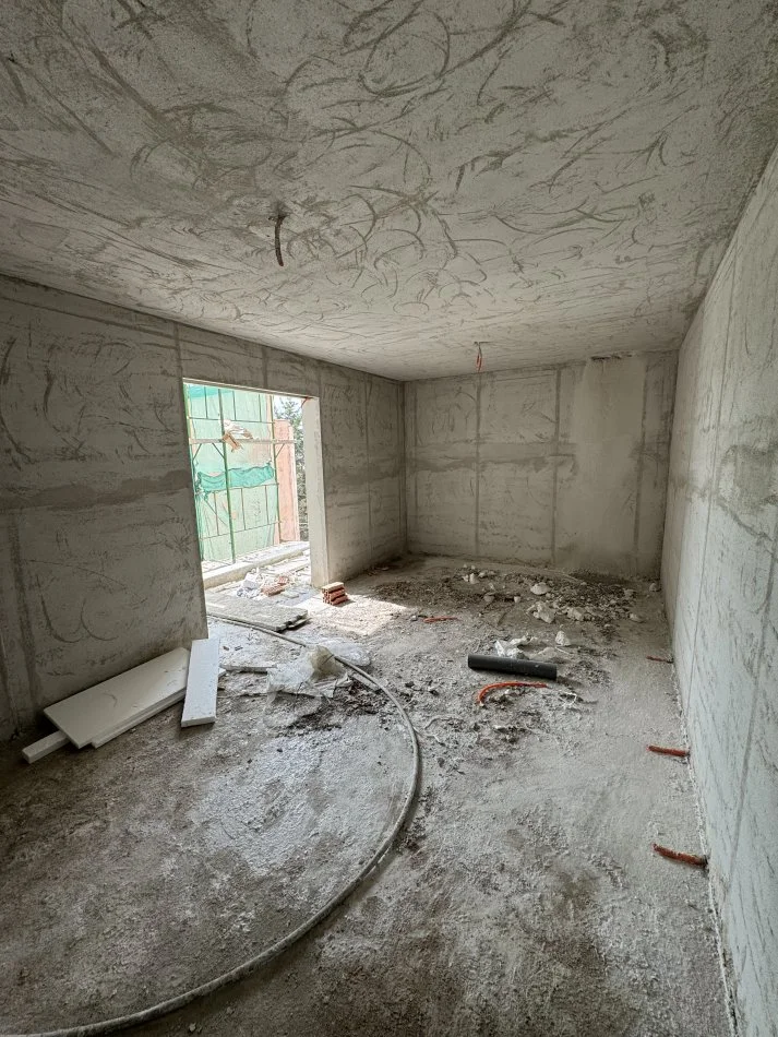 Tirane, shitet apartament 1+1+Ballkon Kati 2, 77 m² 73.000 € (Unaza E Madhe Paskuqan)