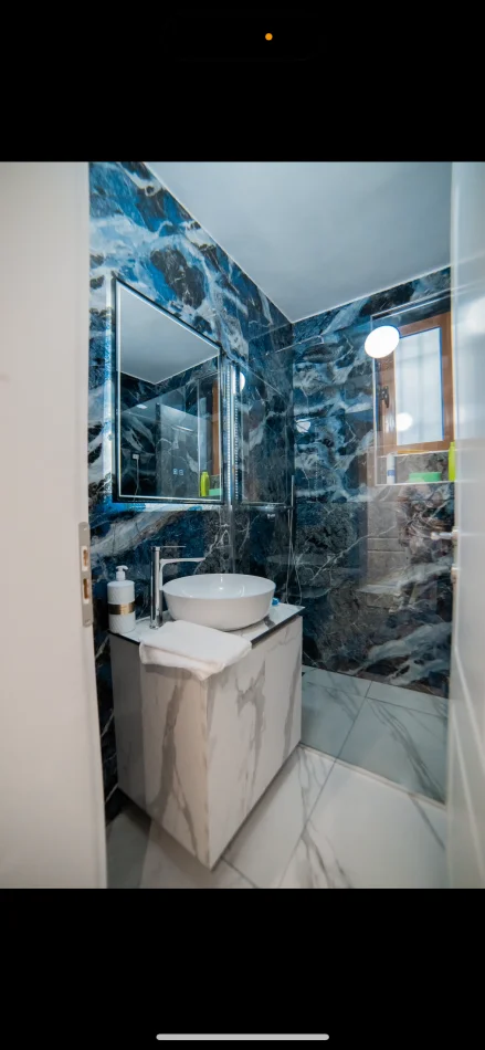 Tirane, jap me qera apartament 2+1 Kati 0, 70 m² 600 €
