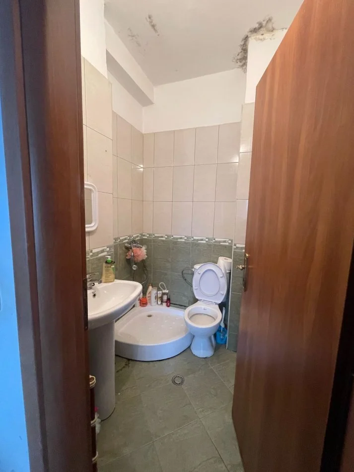 Tirane, shitet apartament 2+1+Ballkon Kati 5, 97 m² 130.000 € (Astir)