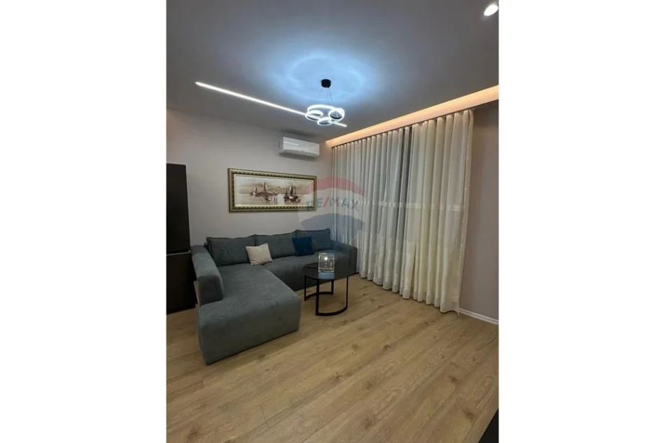Tirane, jepet me qera 2+1 , 104 m² 1.800 € (Rruga Mine Peza)