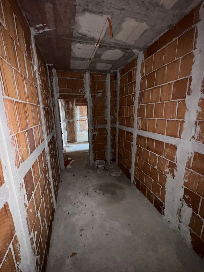 Tirane, shitet apartament 1+1+Ballkon Kati 3, 75 m² 71.402 € (Unaze e Madhe Paskuqan)