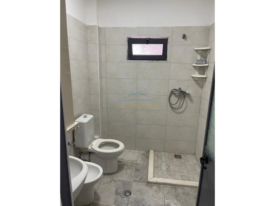 Tirane, shitet garsonier 1+1 Kati 2, 48 m² 99.000 € (Ish Parku)