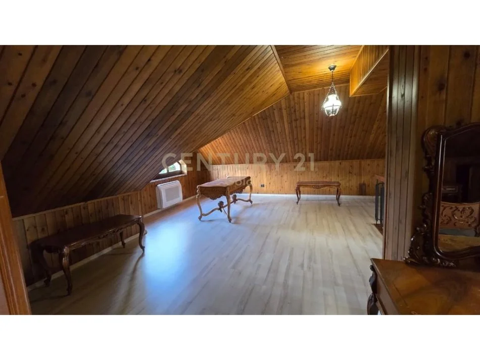 Tirane, jepet me qera Vile 3 Katshe Kati 4, 500 m² 3.200 € (Akacia Hills)