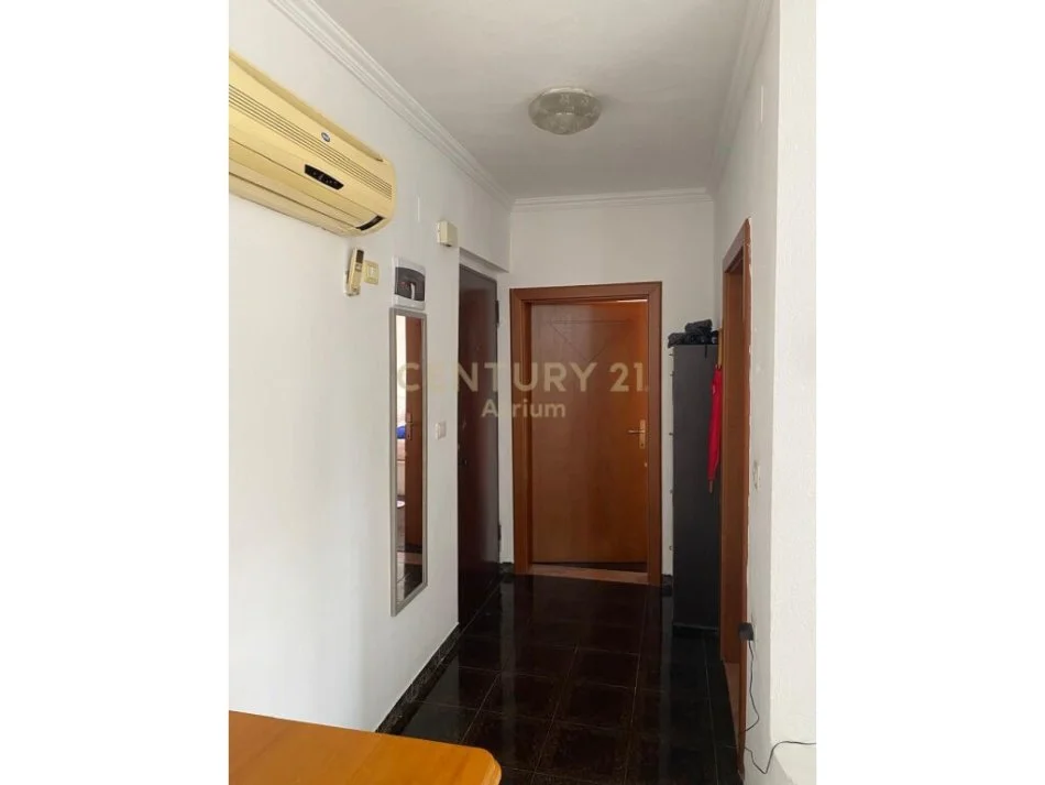 Tirane, shitet apartament 1+1 Kati 5, 47 m² 77.000 € (Rruga Bardhyl, prane Oslo)