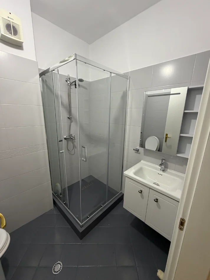 Tirane, jap me qera apartament 2+1 , 105 m² 750 € (Don bosco)