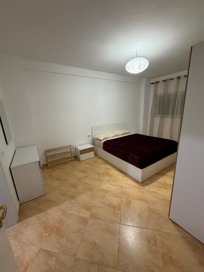Tirane, jepet me qera apartament 2+1 , 105 m² 750 € (Don bosco)