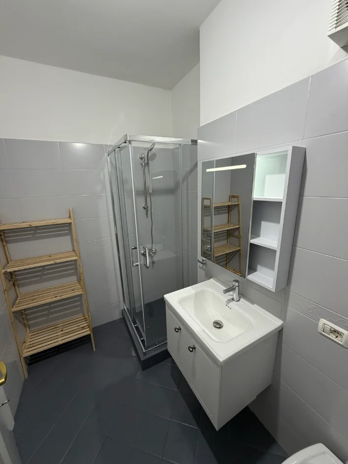 Tirane, jepet me qera apartament 2+1 , 105 m² 750 € (Don bosco)
